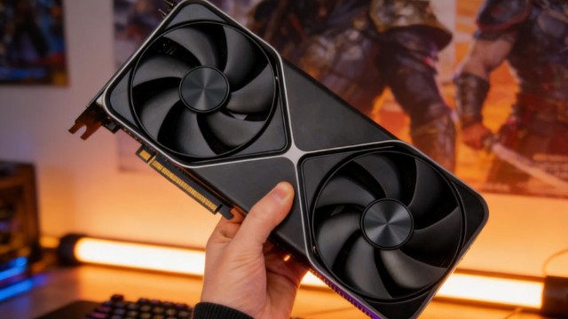 2026年显卡市场为何会出现供应短缺？为什么内存厂商偏向生产HBM3E而忽略GDDR7？